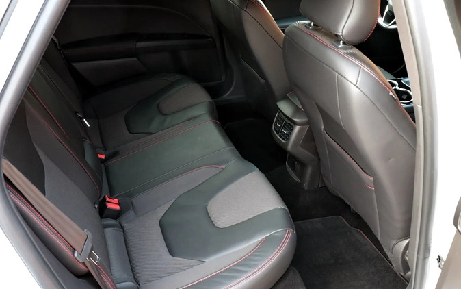 Ford Mondeo cena 67900 przebieg: 198978, rok produkcji 2018 z Wałbrzych małe 781